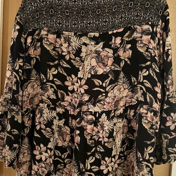 Cato Blouse. - Picture 2 of 7